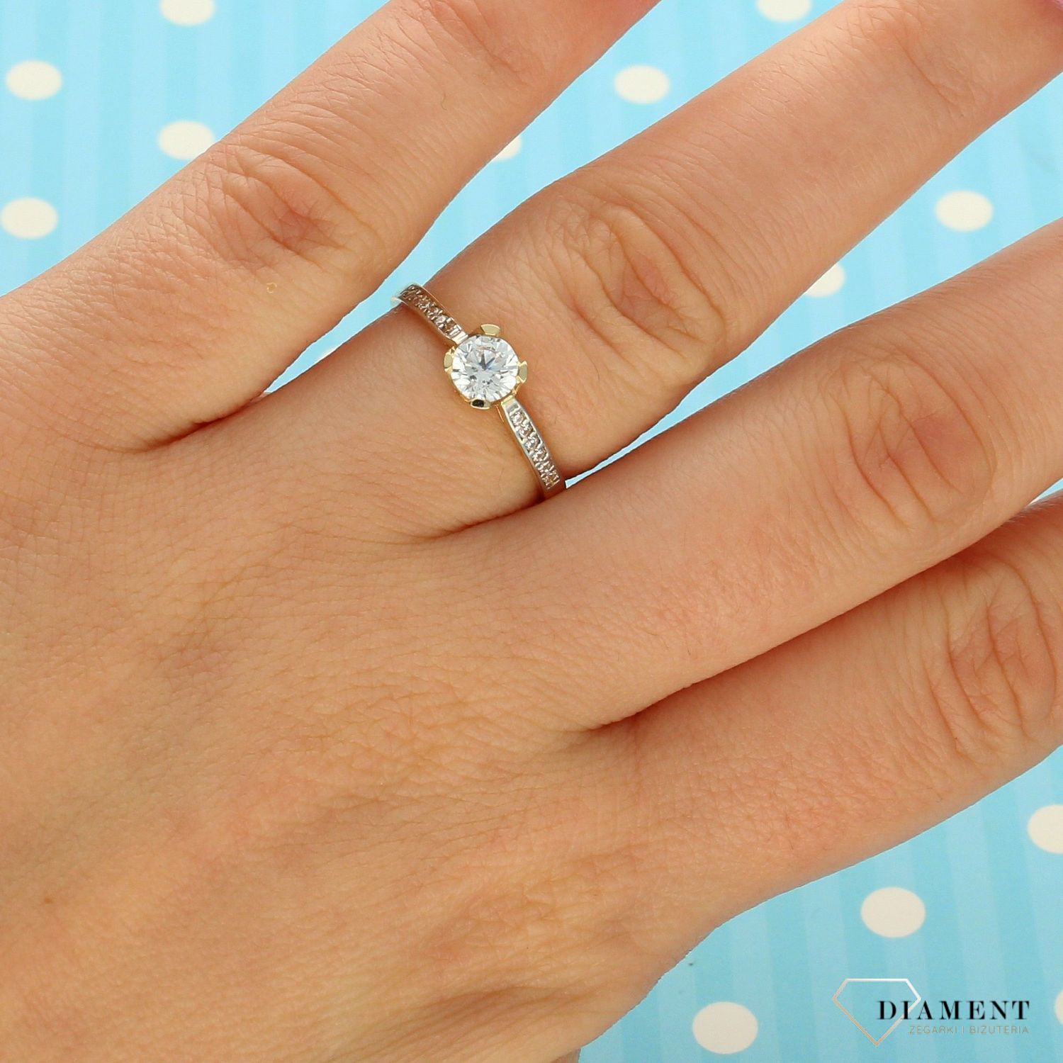 Złoty pierścionek 585 ozdobiony cyrkonią PI 5307 585 (2).jpg